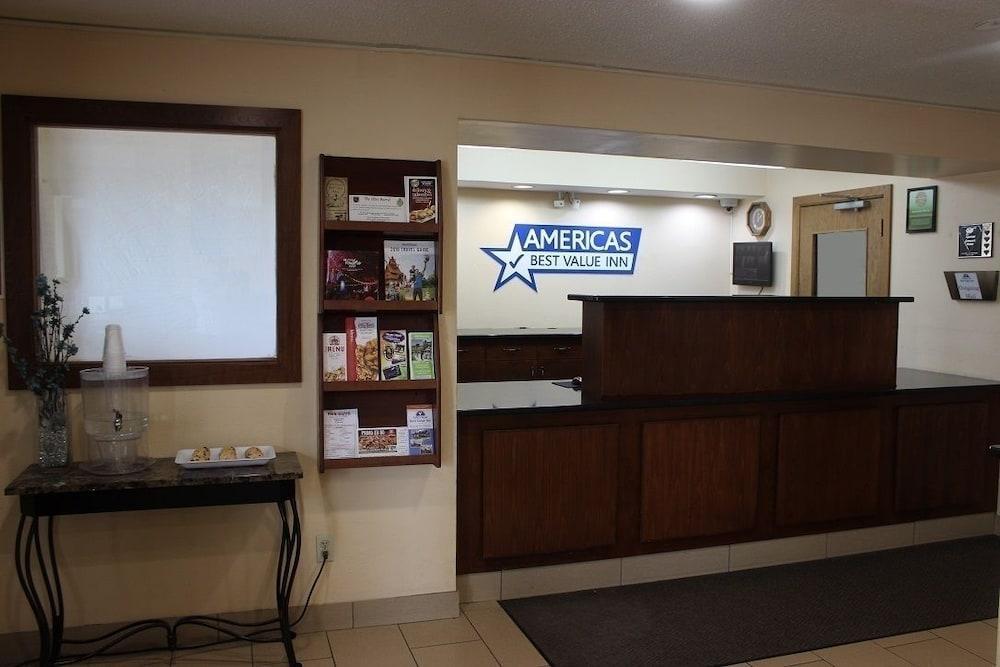 Americas Best Value Inn Grand Forks Ngoại thất bức ảnh