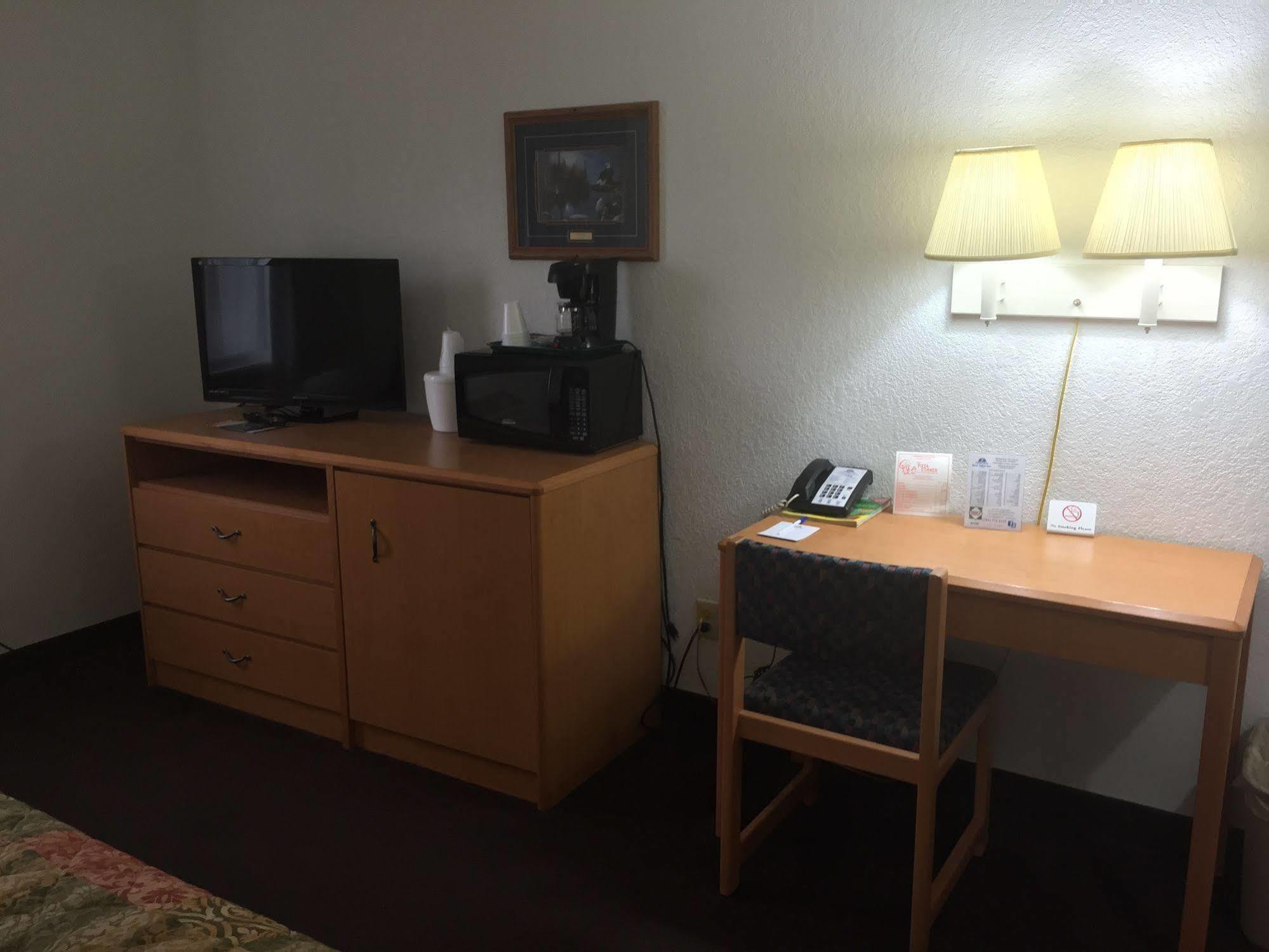 Americas Best Value Inn Grand Forks Ngoại thất bức ảnh