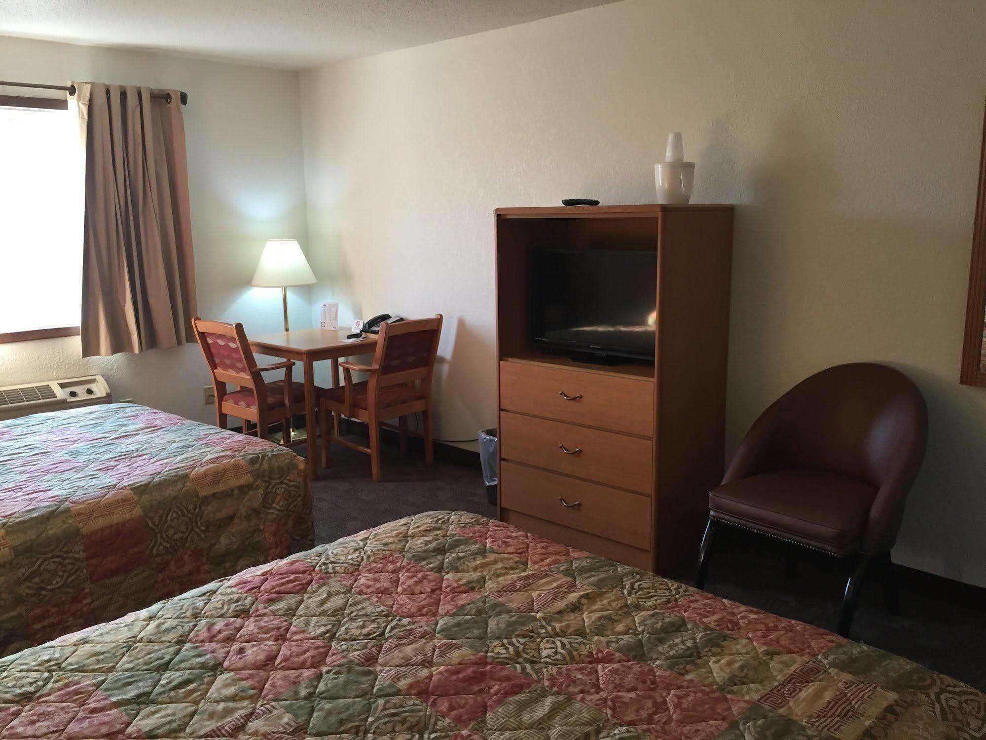 Americas Best Value Inn Grand Forks Ngoại thất bức ảnh
