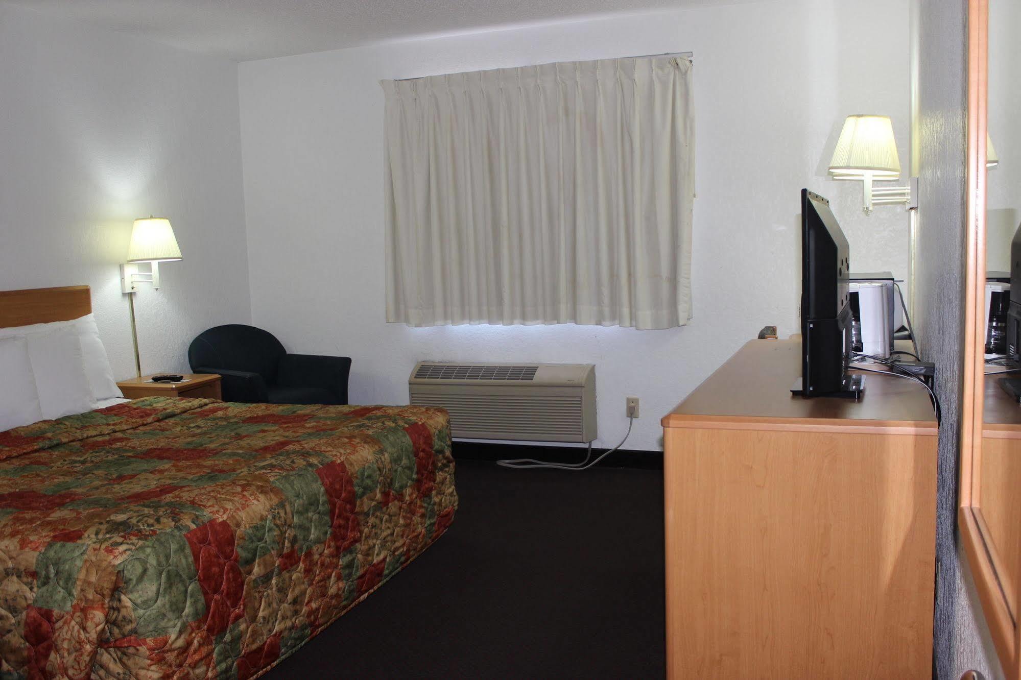 Americas Best Value Inn Grand Forks Ngoại thất bức ảnh