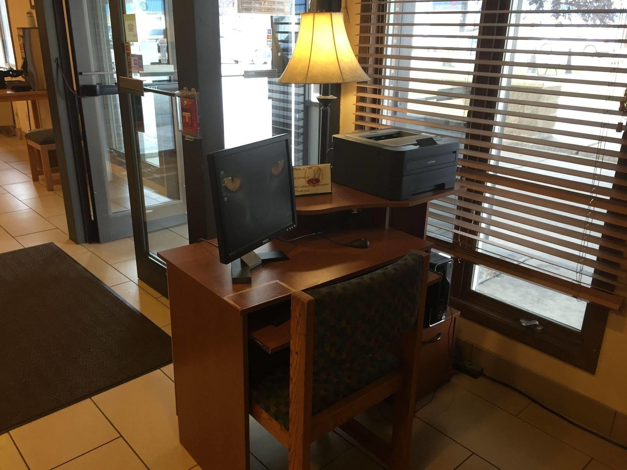 Americas Best Value Inn Grand Forks Ngoại thất bức ảnh