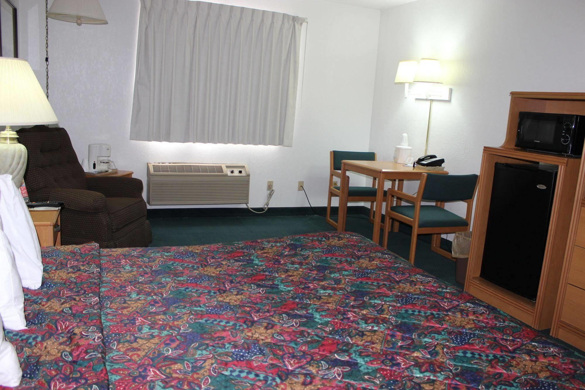 Americas Best Value Inn Grand Forks Ngoại thất bức ảnh
