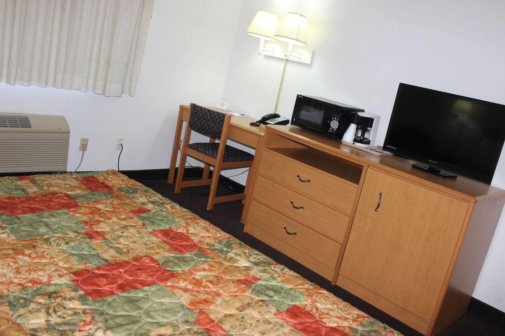 Americas Best Value Inn Grand Forks Ngoại thất bức ảnh